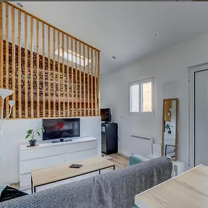 https://studio-maisonnette-avec-cachet-et-velux.midi-pyreneeshotels.com